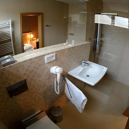 Stardust Hotel Nové Zámky