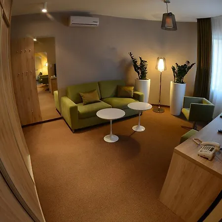 Stardust Hotel Nové Zámky